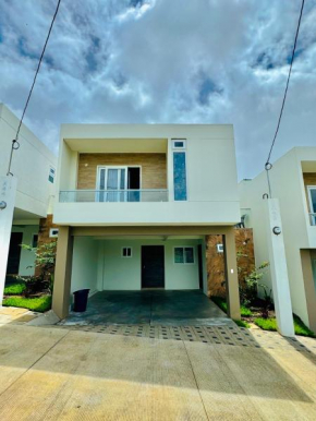 Casa condominio bosques de Santa Elena